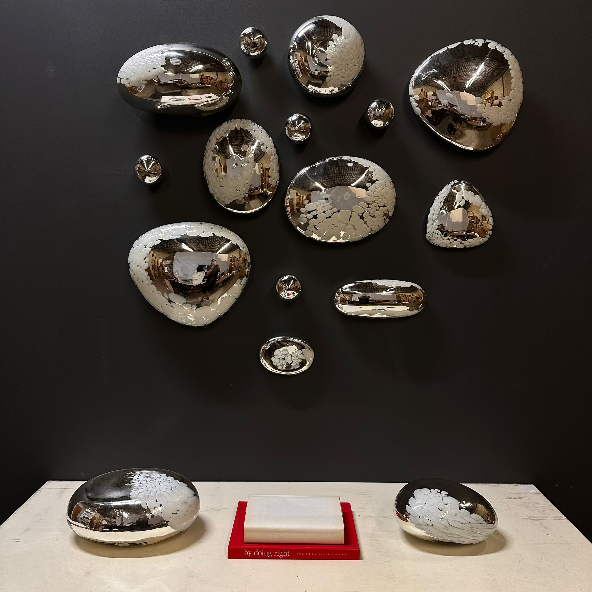 Hi, what are the sizes of the stones in this 14 piece set?